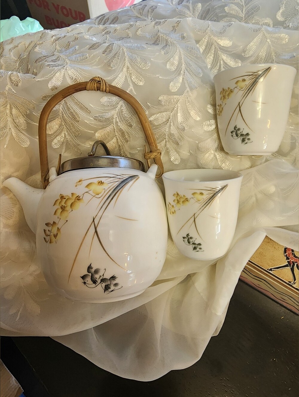 TEAOPIA Pretty Porcelain Japanese Inspired Tea For Two Set with Bamboo Handle